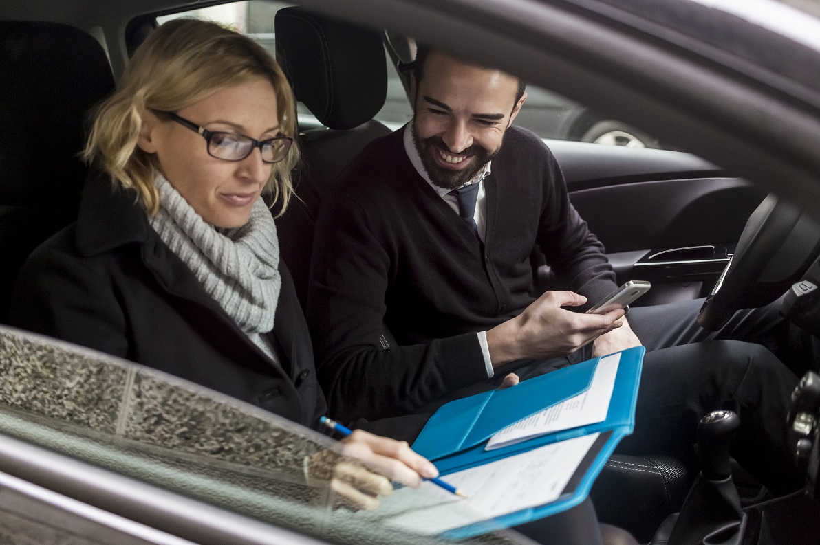 Tłumaczenie dowodu rejestracyjnego – dlaczego jest to tak ważne podczas podróży zagranicznej?